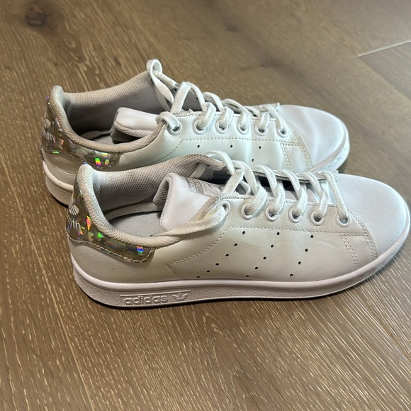 Adidas ‘Stan Smith’ Kids Sneakers size 4 - Picture 2 of 7